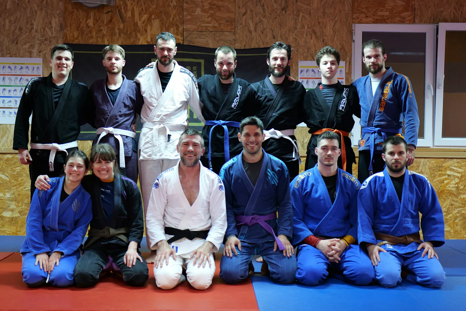Rob Biernacki sa članovima Gavran BJJ-a tokom treninga u Banjoj Luci